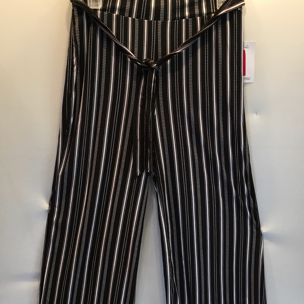 ☆ Cute Black And White Pants
